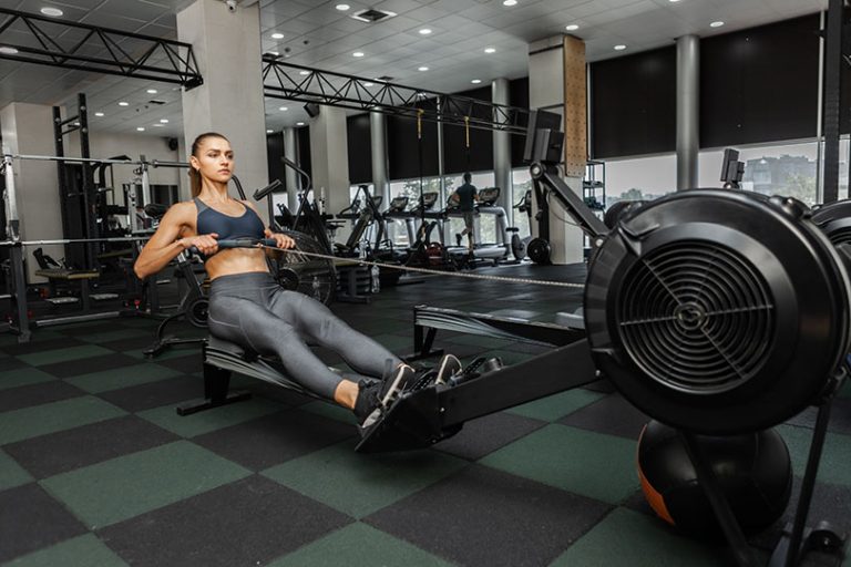 Veslanje na veslaški napravi